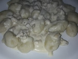 Ñoquis con salsa parissien