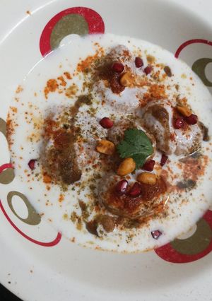 A picture of Instant suji dahi vada.