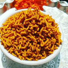 A picture of Besan ke namkeen sev bhujiya.