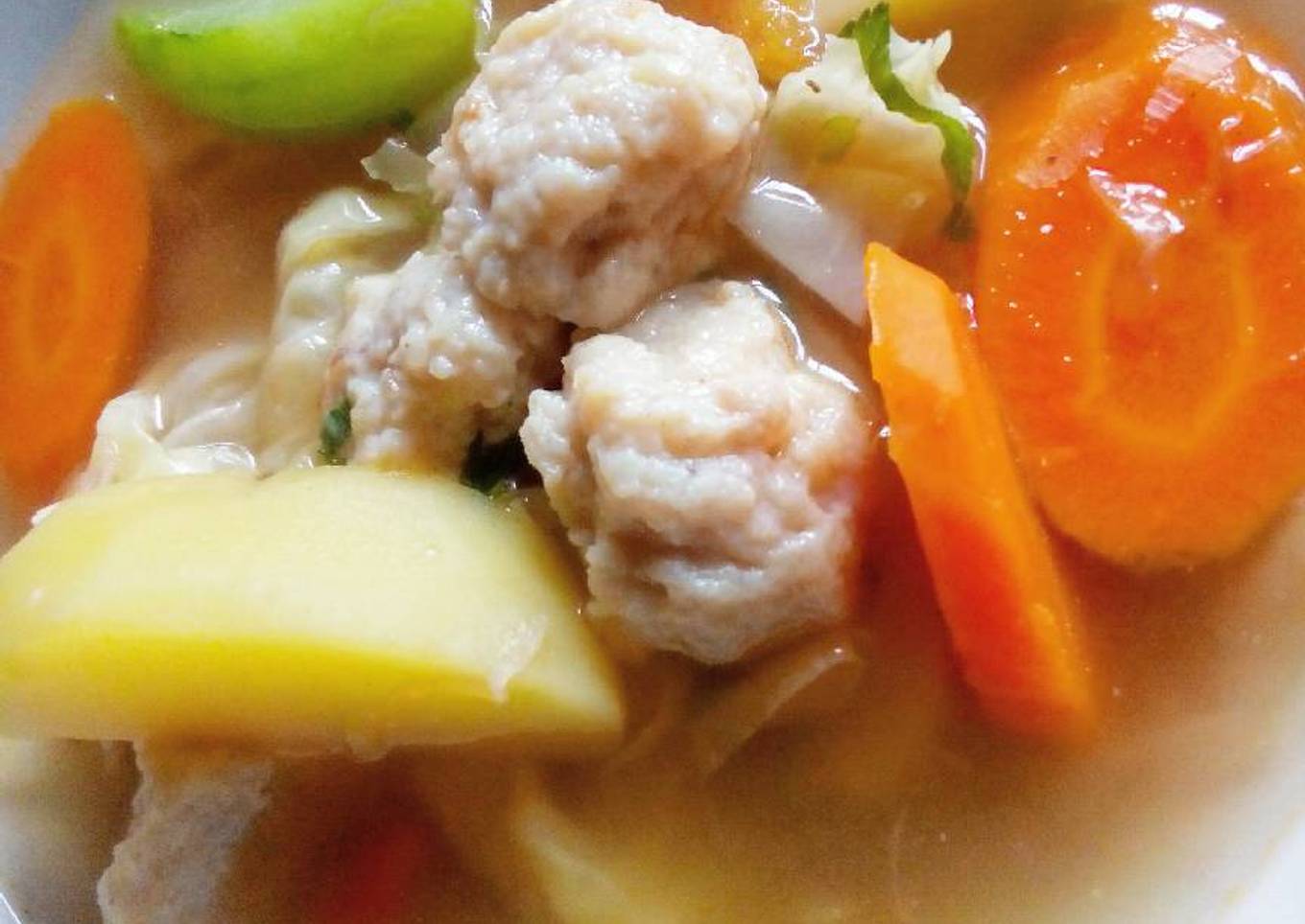Sup Sayur Baso Ikan
