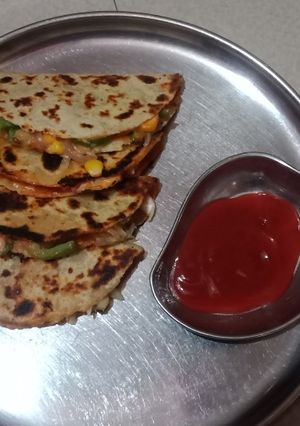 મેક્સિકન તાકોઝ (Mexican Tacos Recipe in Gujarati) રેસીપી મુખ્ય ફોટો
