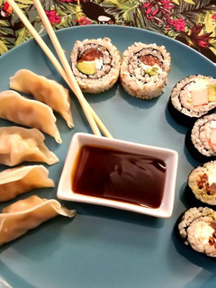 Una foto de Sushi (maki / uramaki) 🍣