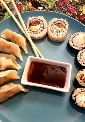 Una foto de Sushi (maki / uramaki) 🍣