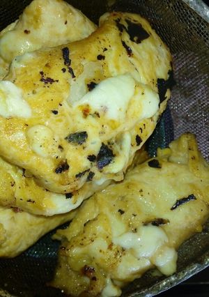 Una foto de Pechuga de pollo rellena de quesos y vegetales a la Mario, s