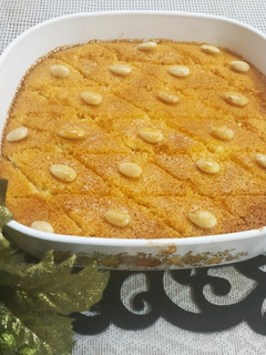 বাসবুসা- মধ্যপ্রাচীয় সুজির কেক। Basbusa-A delicious Middle Eastern Cake রেসিপির প্রধান ছবি