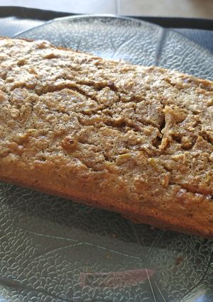 Una foto de Budín húmedo de manzana y canela 🍏🍏