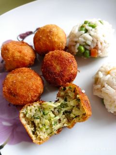 Sajtos-cukkínis golyók recept fotója