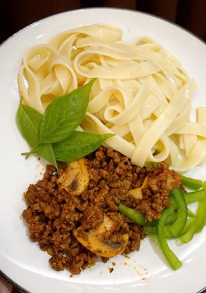 A picture of Tagliatelle bolognese.