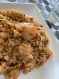 Arroz exprés de salmón y gambitas