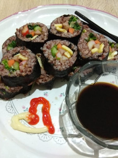 Foto resep Kimbap isian Nasi Merah