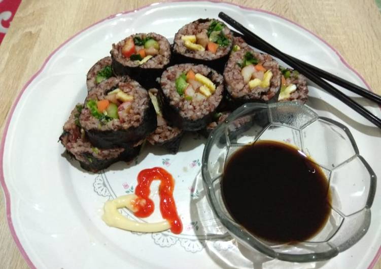Resep masakan Kimbap isian Nasi Merah | Cara Mengolah Kimbap isian Nasi Merah Yang Enak Dan Mudah