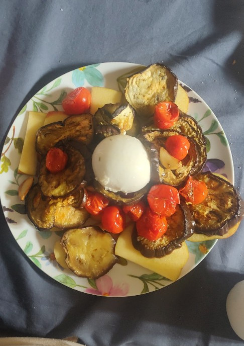 Una foto de Berenjena para picar/ensalada de berenjena