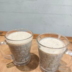 A picture of Banana apple smoothie 🥤.