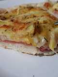 Fugazzeta rellena con jamón