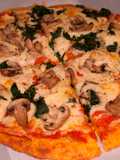 Polenta Pizza with Mushrooms and Spinach