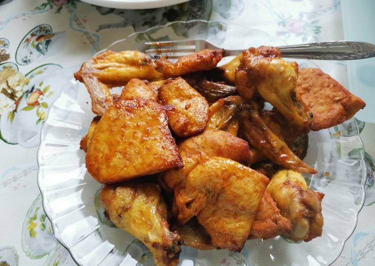 Meleglevegős fritőzben készült csirkemell, csirkeszárny