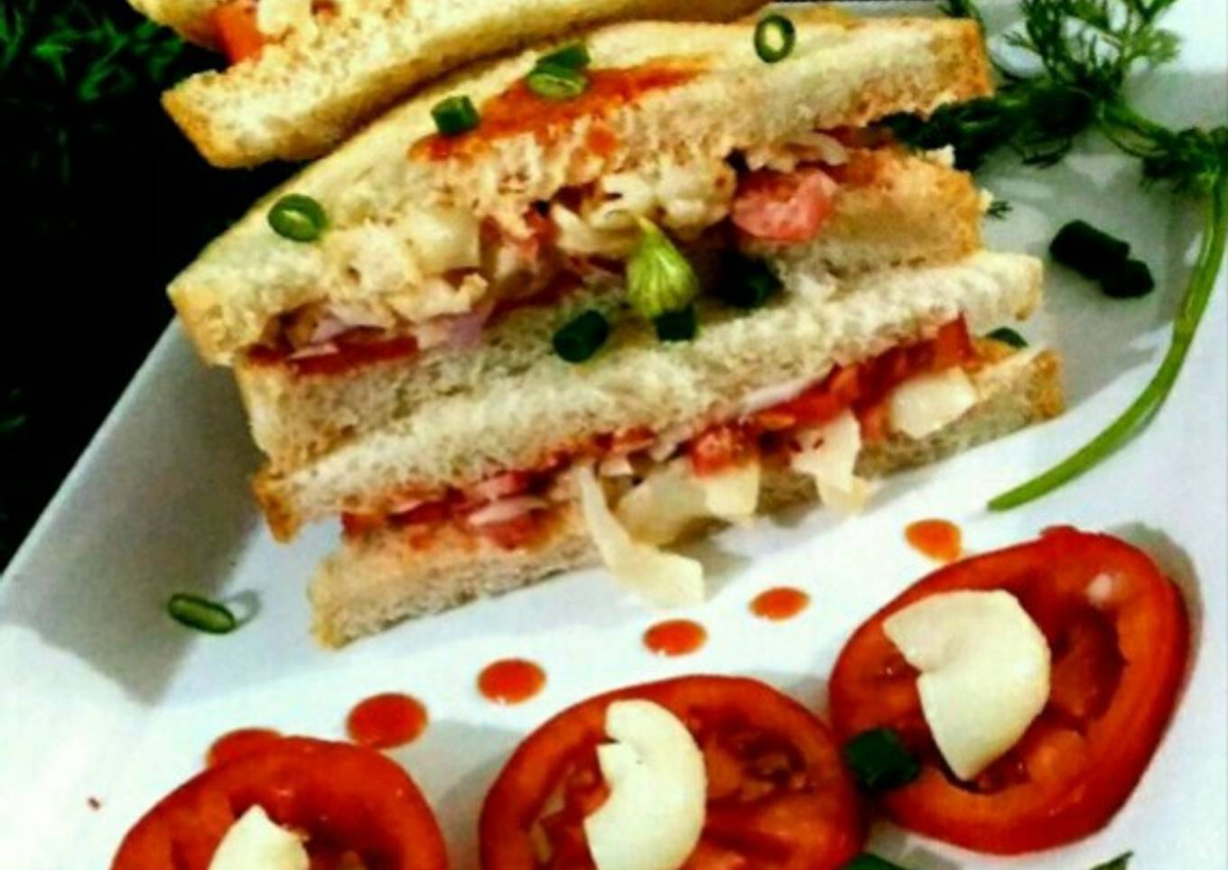 Cheesey macaroni stuff sandwich