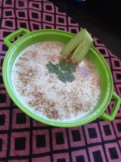 खीरा और आलू का रायता (Kheera aur Aloo Raita Recipe In Hindi) रेसिपी मुख्य फोटो