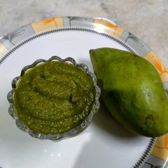 A picture of Raw mango chutney.