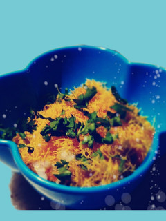 લીલા વટાણા ની કચોરી ચાટ (Green Pea Kachori Chat Recipe In Gujarati) રેસીપી મુખ્ય ફોટો