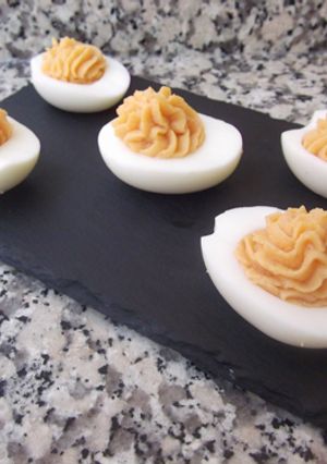 Foto principal de Huevos rellenos de salmón