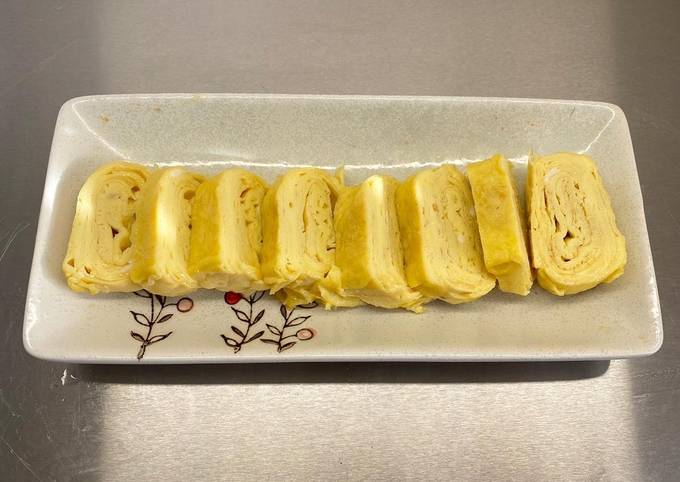 Tamagoyaki (Japanese rolled omelette) 玉子焼き