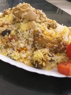A picture of Chicken biryani.