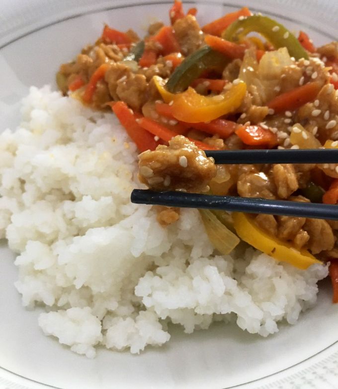 Una foto de “Pollo” agridulce (hecho con soya)