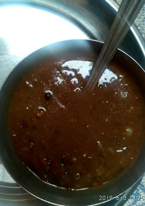 A picture of Daal makhni.