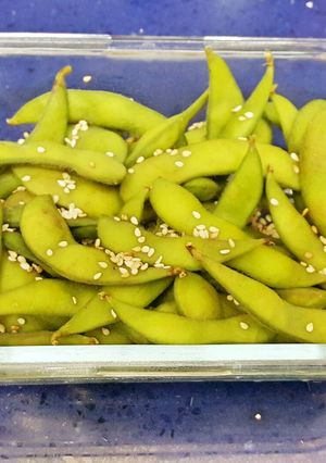 Una foto de Edamame (vainas de soja verde)