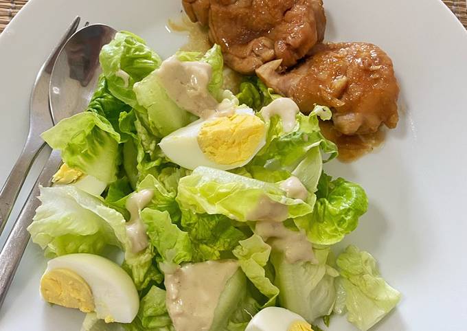 Langkah Mudah untuk Menyiapkan Chicken Leg Teriyaki &amp; Simple Caesar Salad, Enak