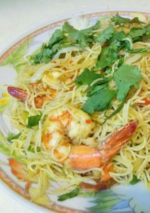 A picture of Curry rice noodles.