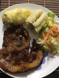 Una foto de Chuleta frita al estilo peruano