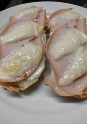 Melegszendvics, ahogy mi szeretjük recept fotója