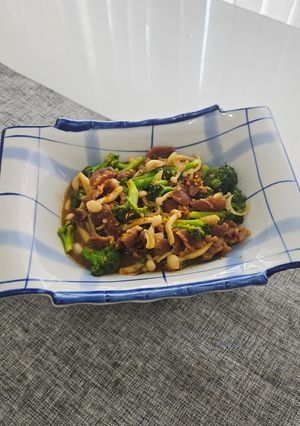 Foto resep Brokoli Jamur Tumis Daging