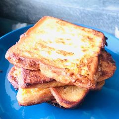 A picture of French toast.