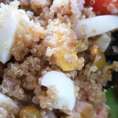Foto di Quinoa come insalata di riso