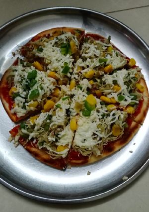 સ્પાઈસી ચીઝ પીઝા રેસીપી મુખ્ય ફોટો