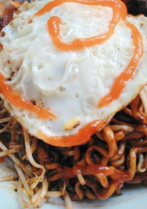 Hình của món Mì tương đen bắc kinh.