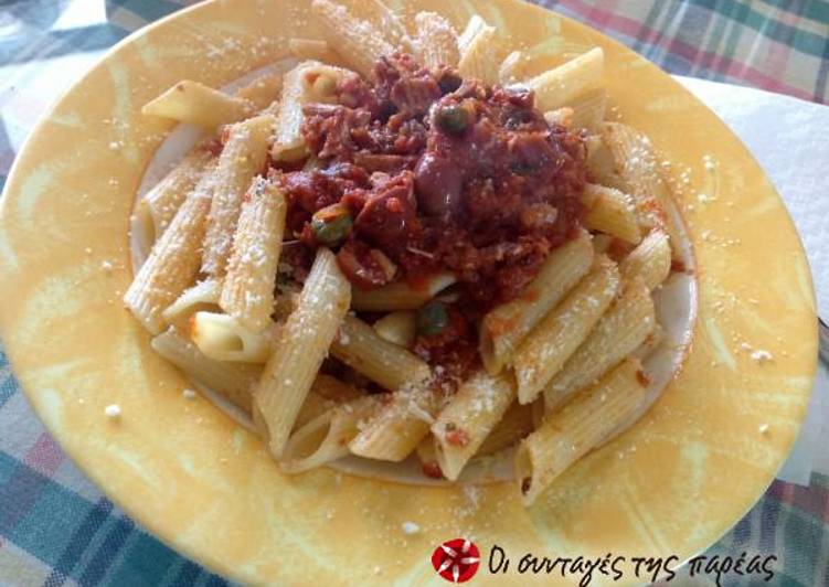 Penne with tuna and tomato