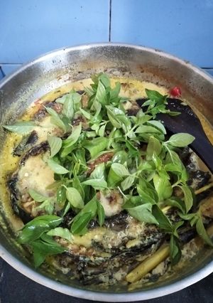 Foto resep Mangut Lele plus Taburan Kemangi