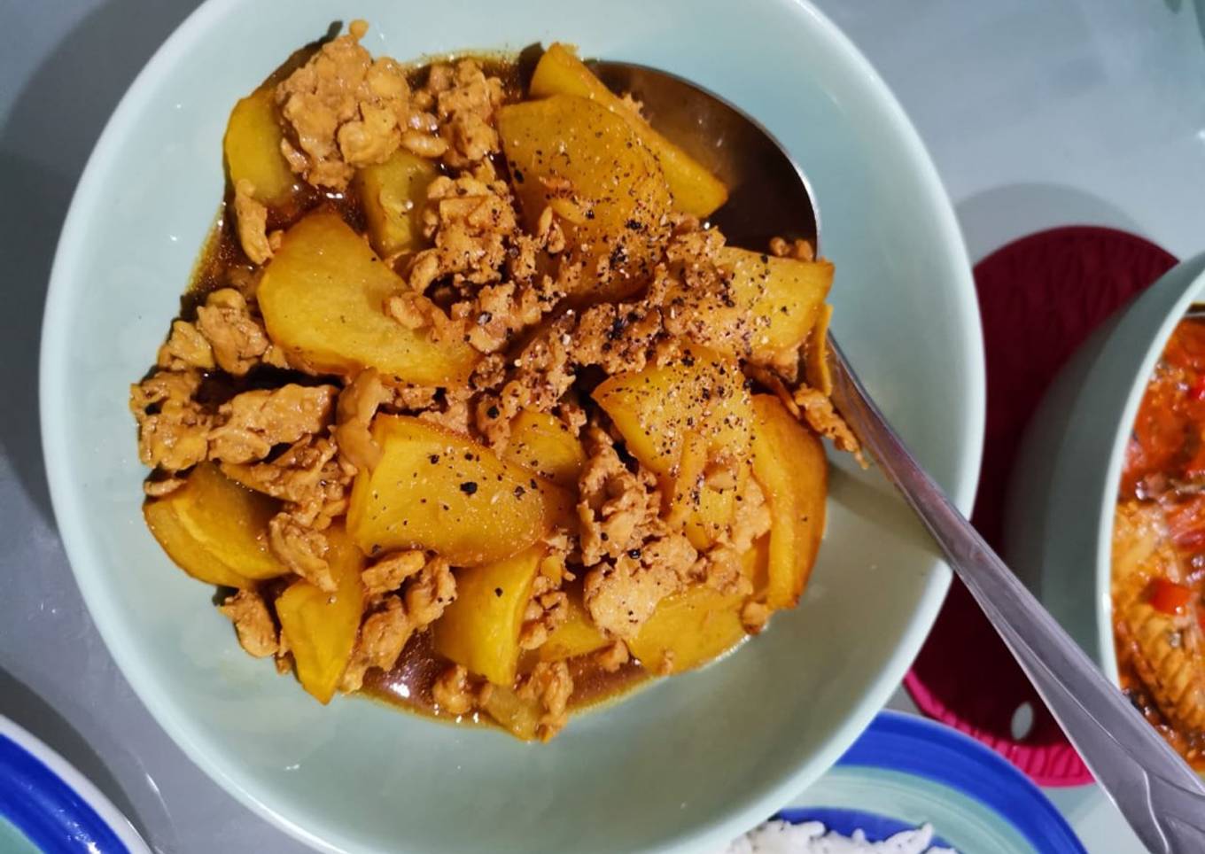 Kentang masak daging kecap