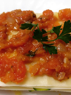 Una foto de Lasaña de calabacín, anchoas y queso