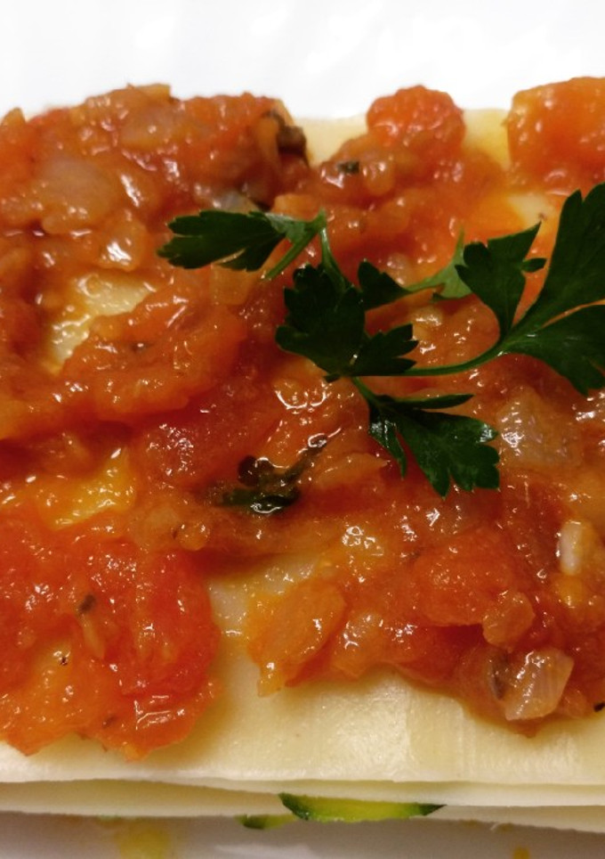 Una foto de Lasaña de calabacín, anchoas y queso
