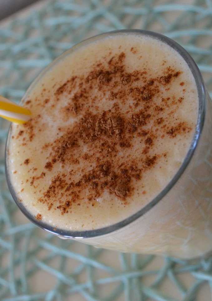 Una foto de Batido de piña, plátano y canela