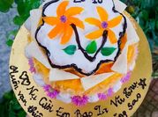 A picture of yolk cake