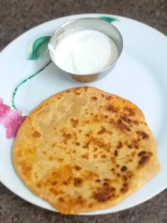 આલુ પરાઠા (Alu paratha recipe in Gujarati) રેસીપી મુખ્ય ફોટો