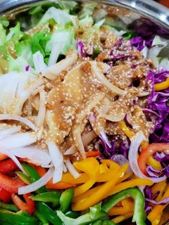 Hình của món Salad trộn sốt mè rang (ăn chay được).