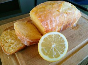 รูปของ Lemon drizzle loaf cake เลมอน ดริซเซิล โลฟ เค้ก