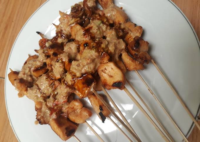 Anti Ribet, Bikin Sate Ayam Bumbu Kacang Praktis Kekinian